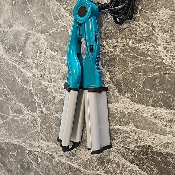 BEAD HEAD Wave Curling Iron - Picture 4 of 12